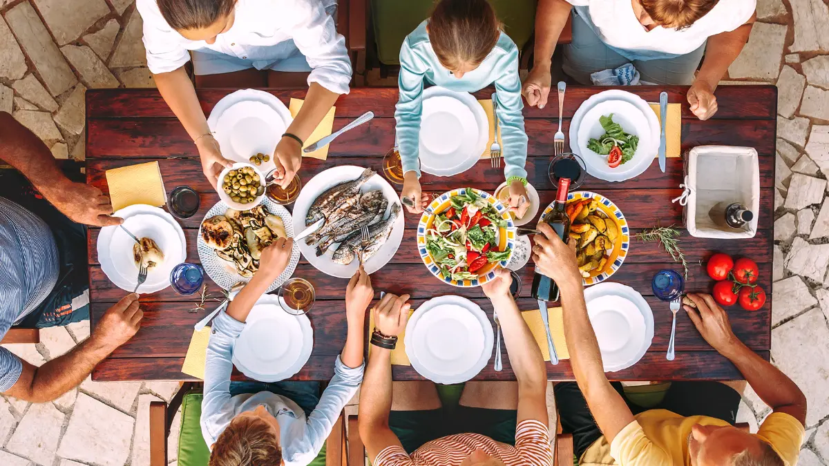Como a atenção plena pode melhorar a relação com a comida