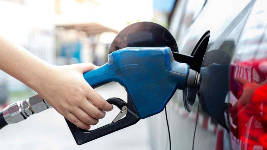 Economia de combustível 4 recursos que seu carro tem e você não sabia