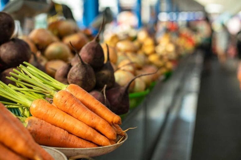 Do físico ao digital: o comportamento do consumidor no setor de alimentação