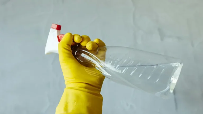 Como usar produtos caseiros (vinagre, bicarbonato, etc.) para limpeza de tubulações Limpeza de tubulações