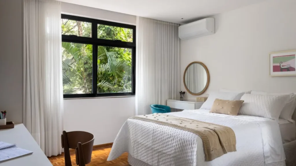 Reforma preserva memória afetiva em apartamento de 150 m²